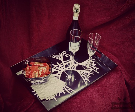 9BW-HomeDecor-Halloween-tray-cricutdesignspacestar-sparrowsoirees